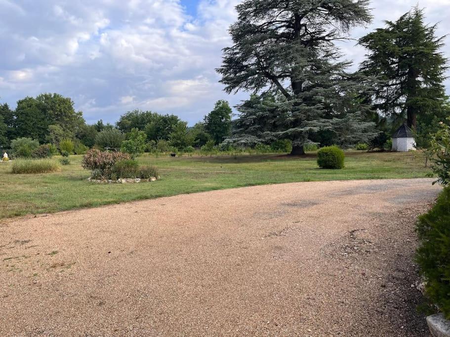Hébergement de vacances Ancien Chai Rénové Dans Un Parc Clos De 3 Hectares *
